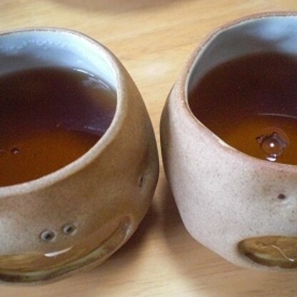 こんばんは・・・・・・・・・
今朝飲んだほうじ茶はちみつで～す。
ごちそうさまでした。
(*^_^*)